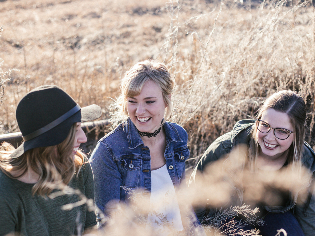 sms three girls